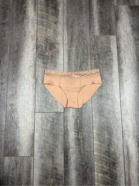 VS Tan Lace‎ Trim Hiphugger